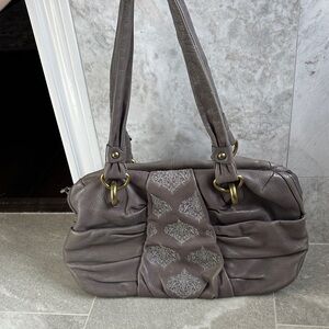 ISABELLA FIORE PURPLE GRAY EMBROIDERED SHOULER BAG